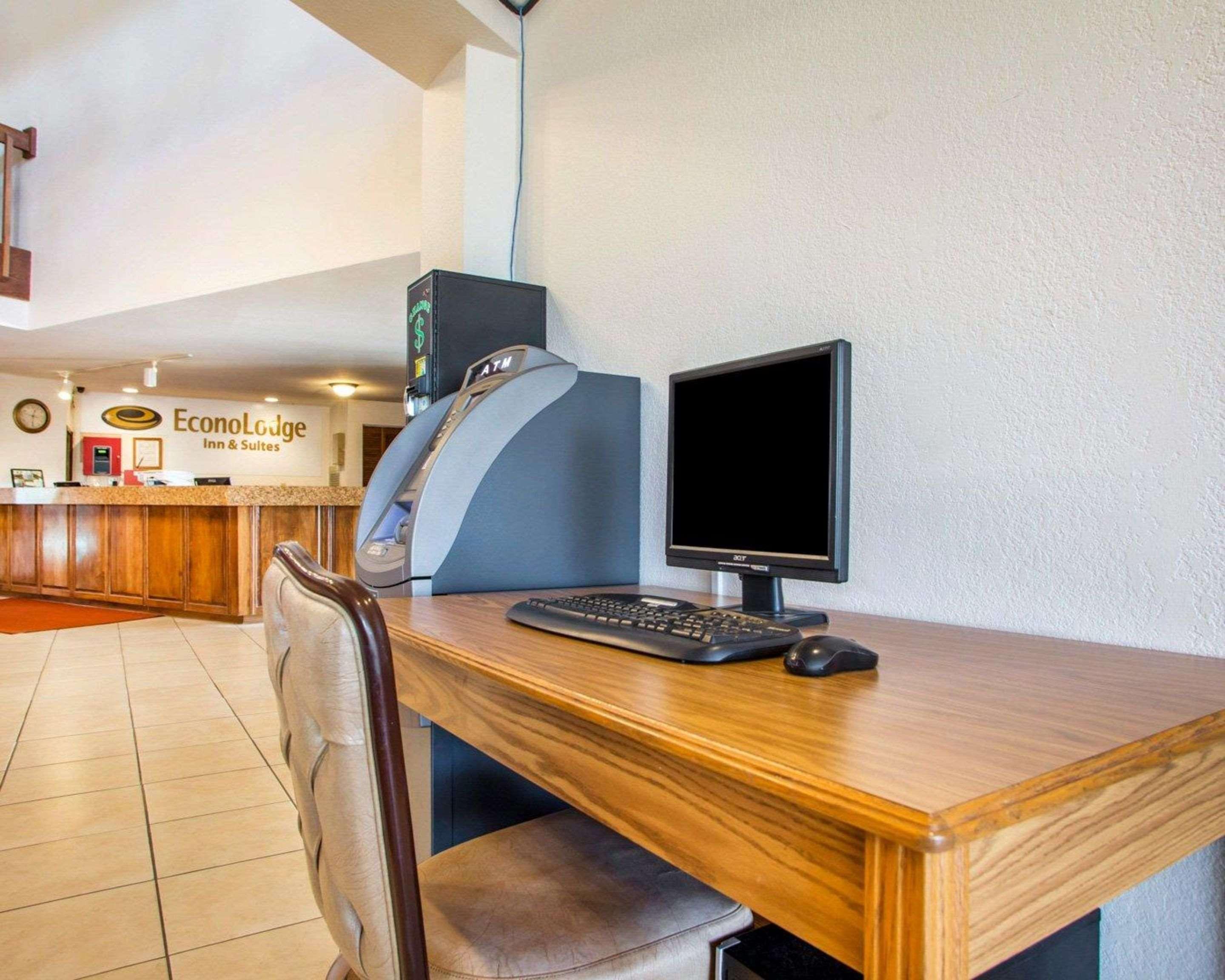 University Inn & Suites Stevens Point Extérieur photo