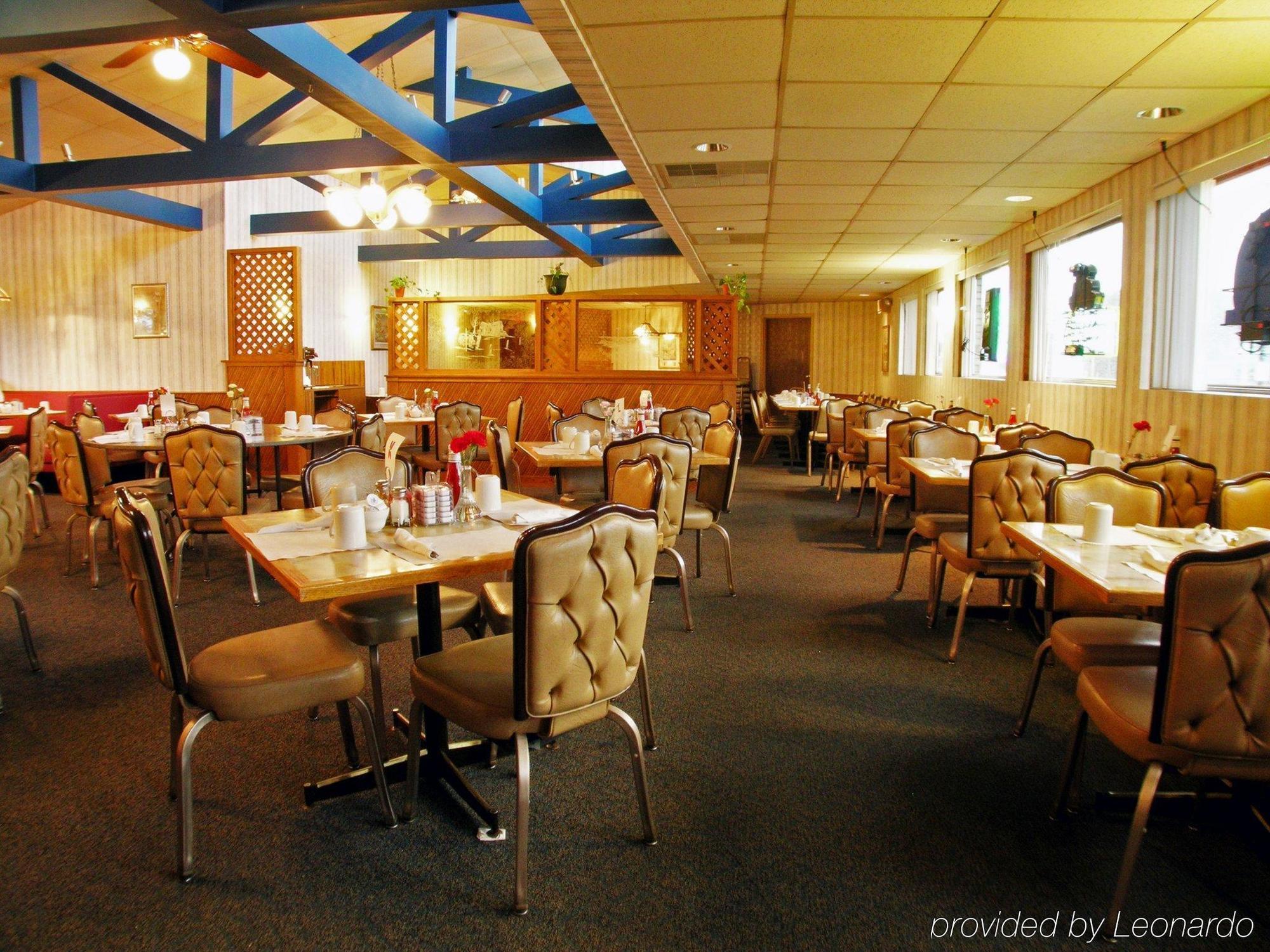 University Inn & Suites Stevens Point Extérieur photo