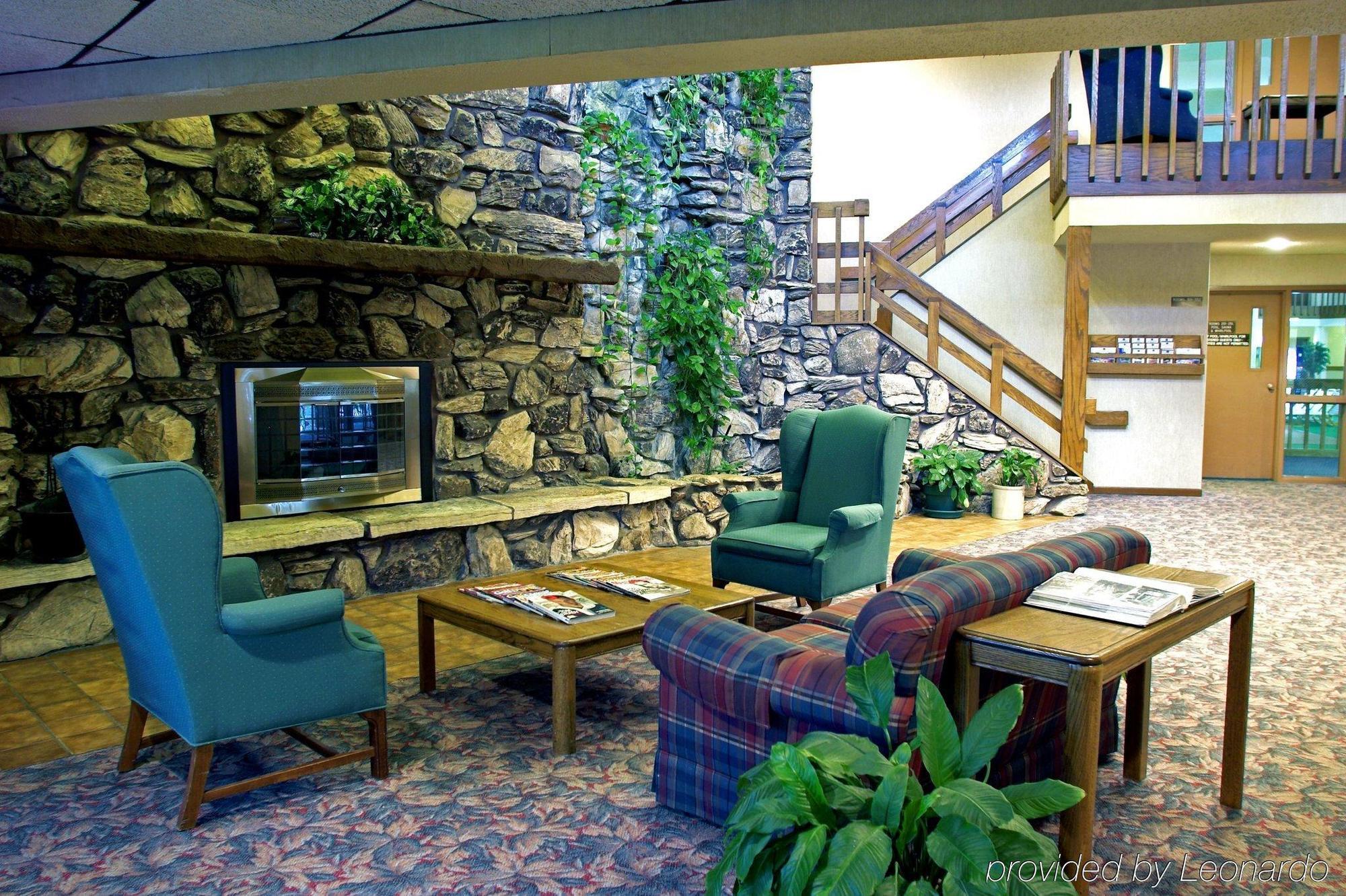 University Inn & Suites Stevens Point Extérieur photo