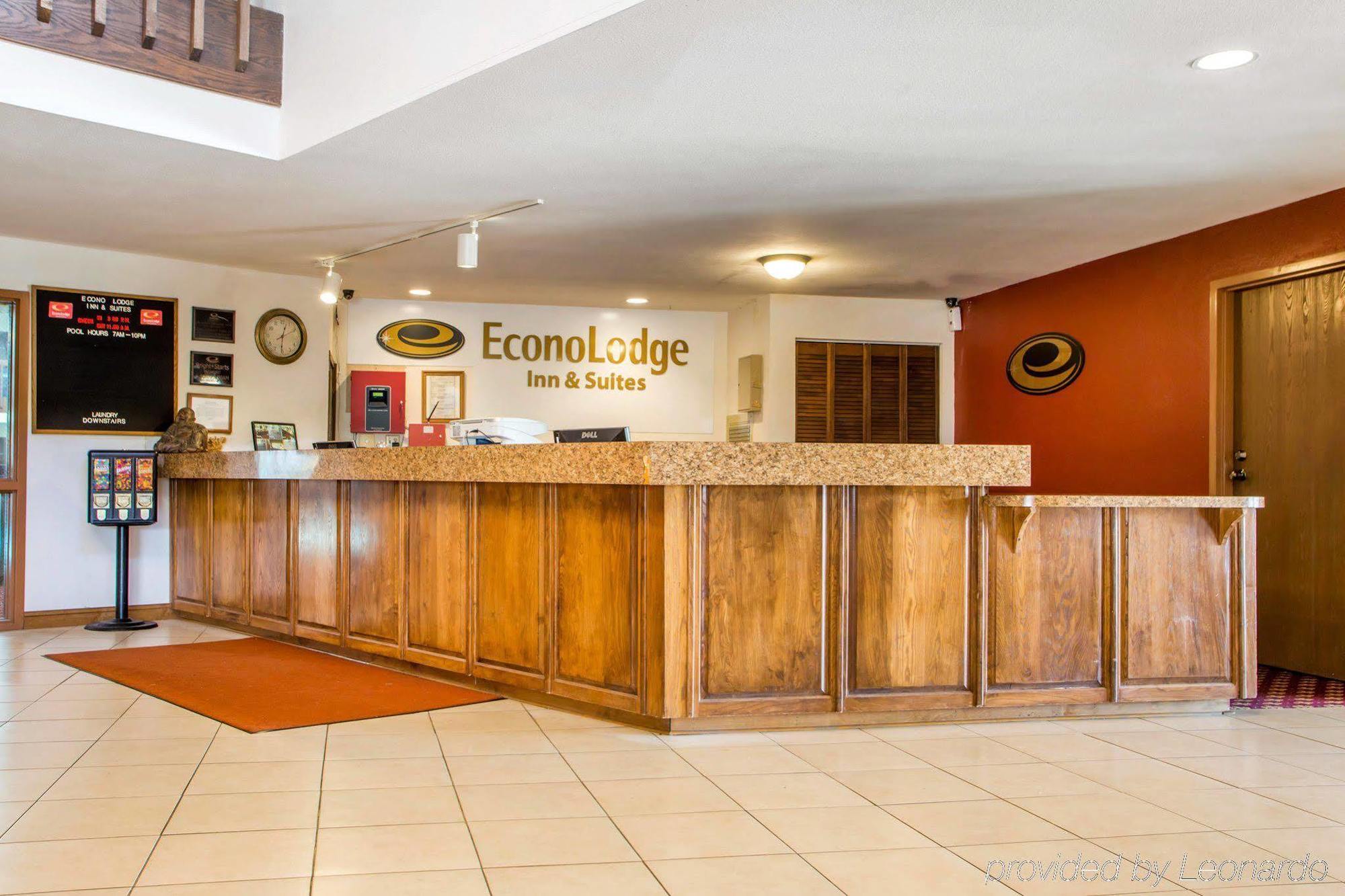 University Inn & Suites Stevens Point Extérieur photo