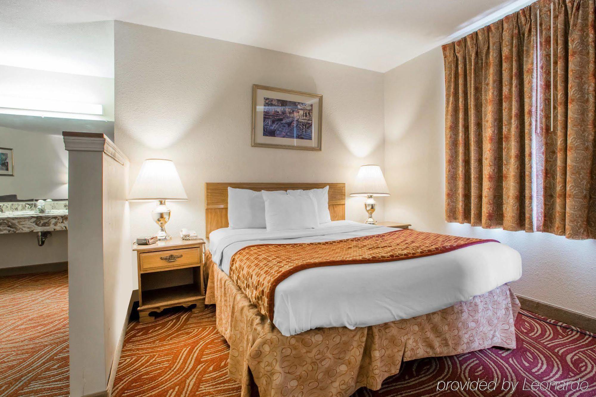 University Inn & Suites Stevens Point Extérieur photo