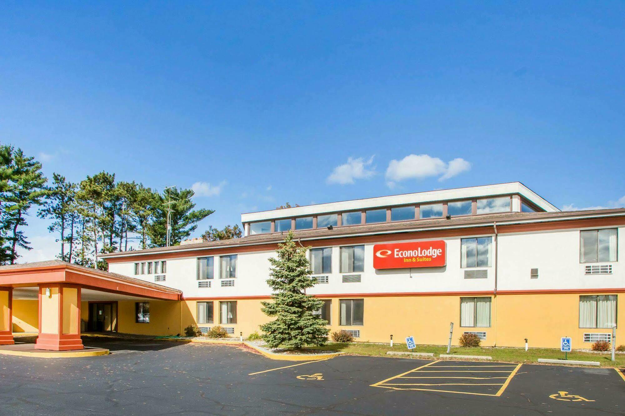 University Inn & Suites Stevens Point Extérieur photo